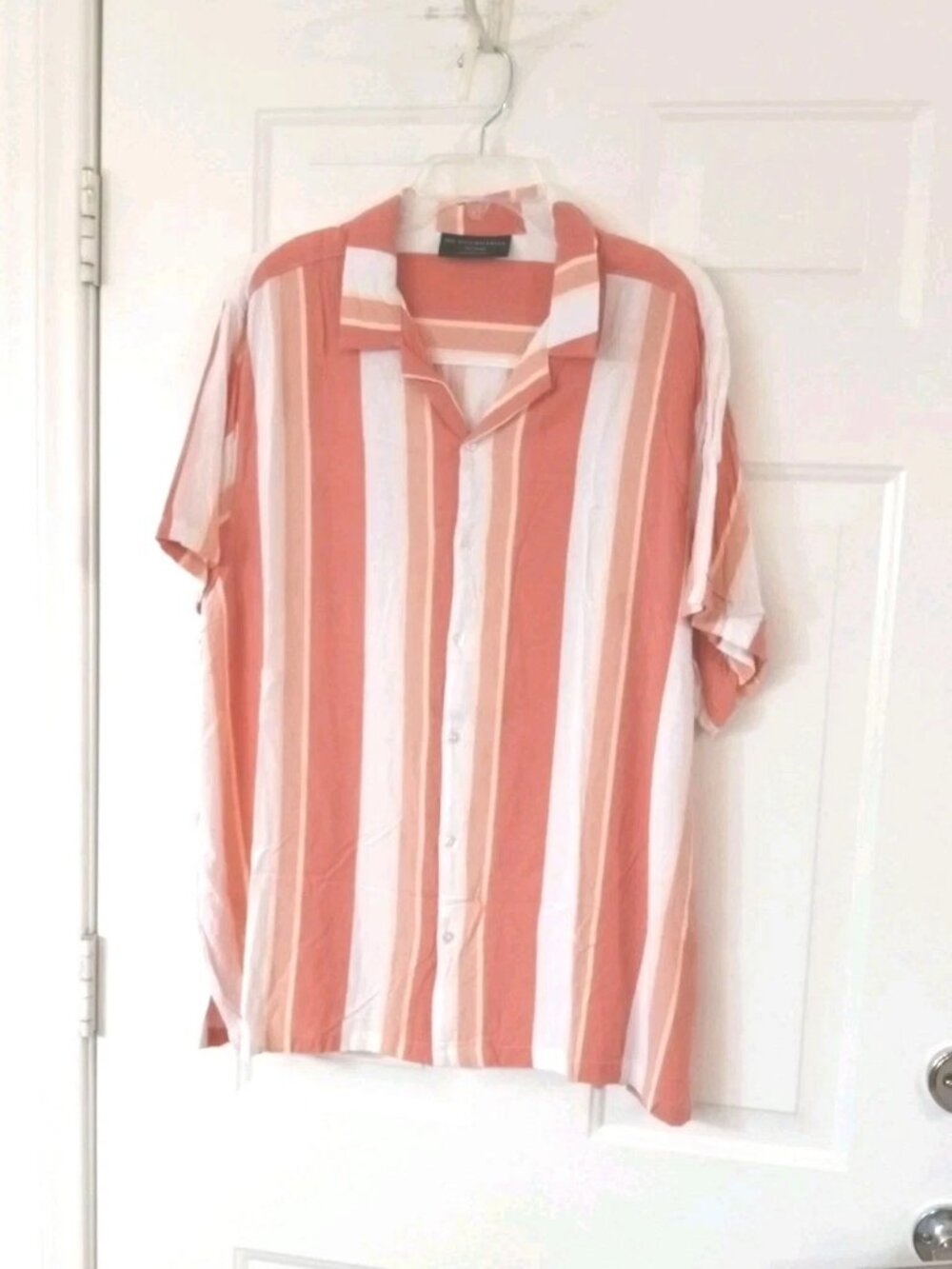 No Boundaries Short Sleeve Button Up Shirt Men's 2XL Orange & White Striped